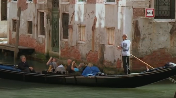 威尼斯|乘客变胖，威尼斯游船限制载客数量，负责人：太胖会翻船