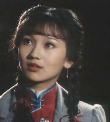 1980版《上海滩》,赵雅芝26岁,她饰演的冯程程因太美品质被忽略