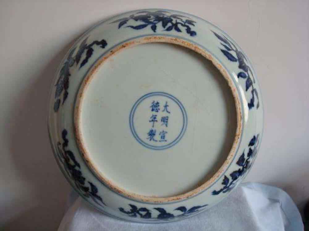 文物商店|70年代老人低价卖喂鸡碗，专家鉴定后发现，这东西全世界仅3个