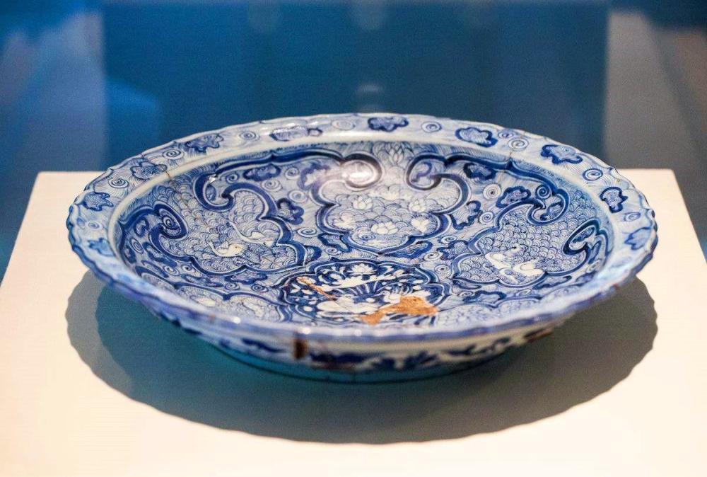 文物商店|70年代老人低价卖喂鸡碗，专家鉴定后发现，这东西全世界仅3个