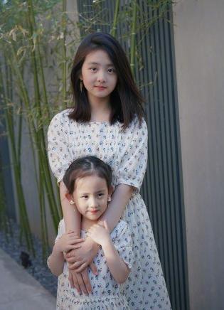 黄忆慈|多多染发涂口红被骂，李嫣染发喝酒炫富却被捧，网友为何这样双标