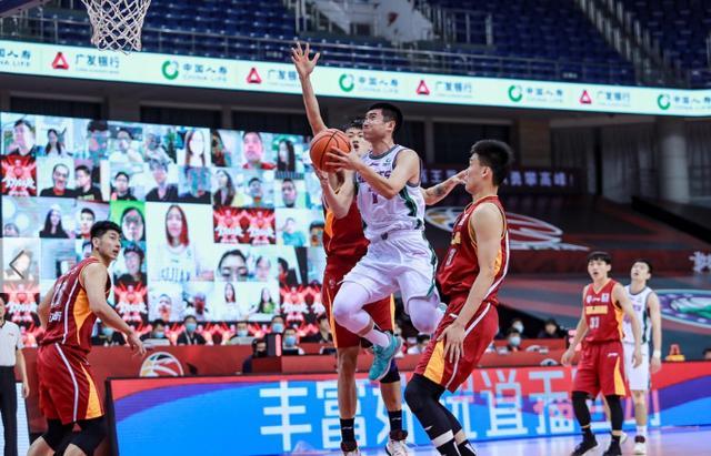 山东男篮身高排名_山东男篮3名外援有了新动态,大外援确定,身高体重与