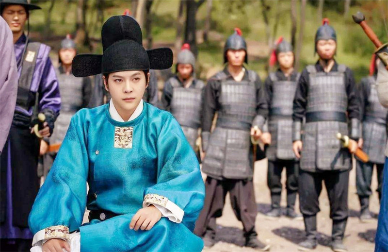 东和尚|上联“东和尚，西尼姑，两厢情愿，糊糊涂涂”，下联该怎么对？