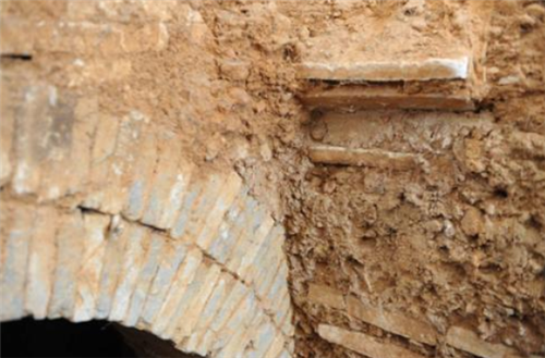 古墓|湖北发现西汉古墓，墓室发现一封信，专家看后大惊：写给阎王的？