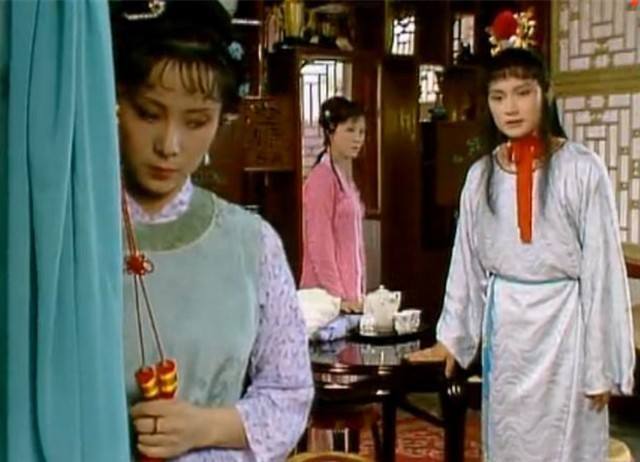 贾宝玉|晴雯失手跌落了扇子，宝玉为何那么生气要赶她出去？