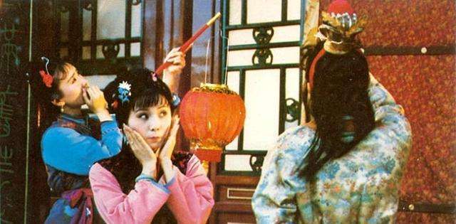 贾宝玉|晴雯失手跌落了扇子，宝玉为何那么生气要赶她出去？