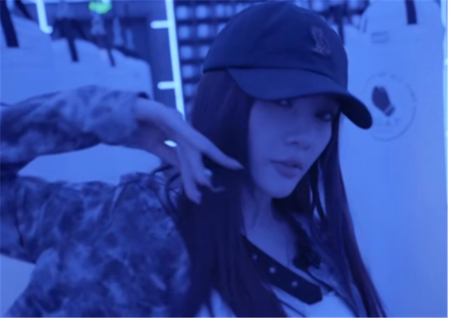 李小璐|李小璐晒嘻哈风格舞蹈，还放话怼网友：你继续讨厌，我也不会放弃