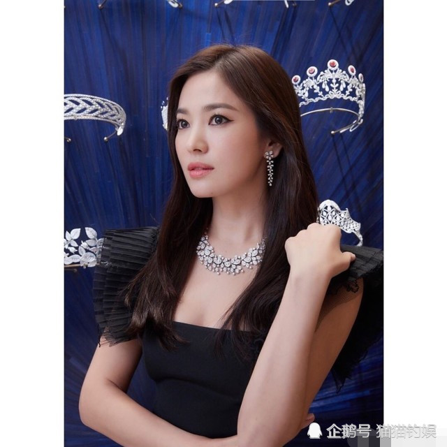 宋慧乔|离婚1年后，借前前任炒作的宋慧乔没戏拍，寄情事业的宋仲基很忙碌