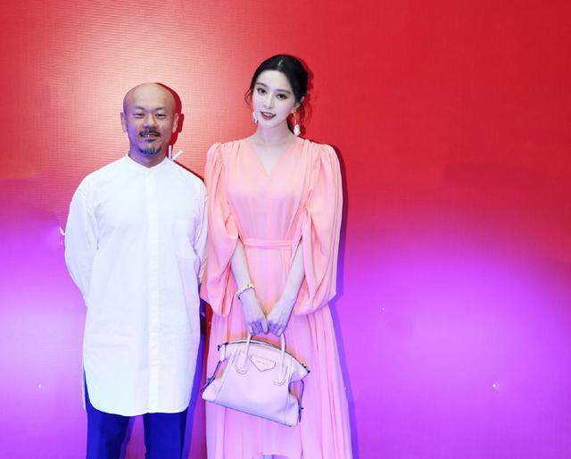 范冰冰|范爷状态回来了，39岁范冰冰公开露面走红毯，穿粉色长裙风格甜美