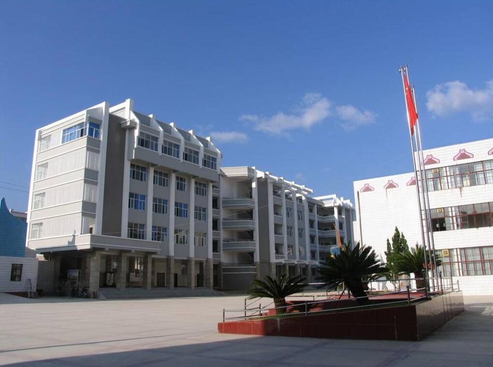 县第一完全中学永德一中,位于云南省临沧市永德县,学校建校历史悠久