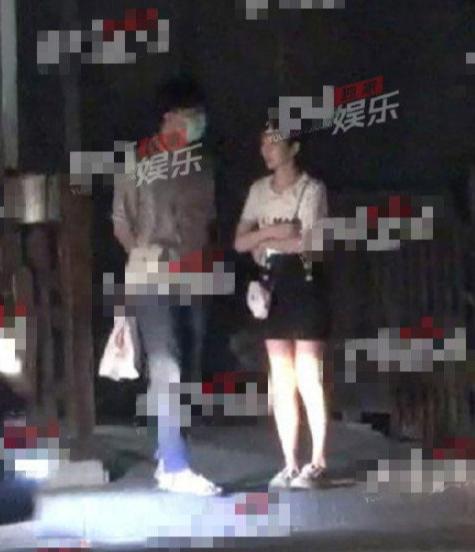 毛晓彤|baby前化妆师内涵毛晓彤整容？直言其手术太失败