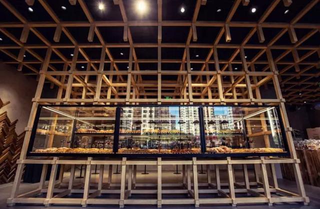 甜面包|情怀再次输给现实！年赚上亿的网红店鼻祖，这次真要死了？