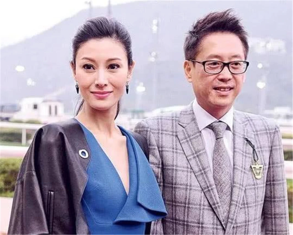 许晋亨|58岁许公子，200万零用钱潇洒养妻小，400亿财产不争不斗全归他