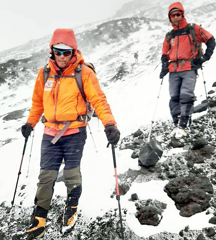 欧亚大陆|欧亚大陆最高活火山口被困多日的登山者终于被找到，已无生命迹象