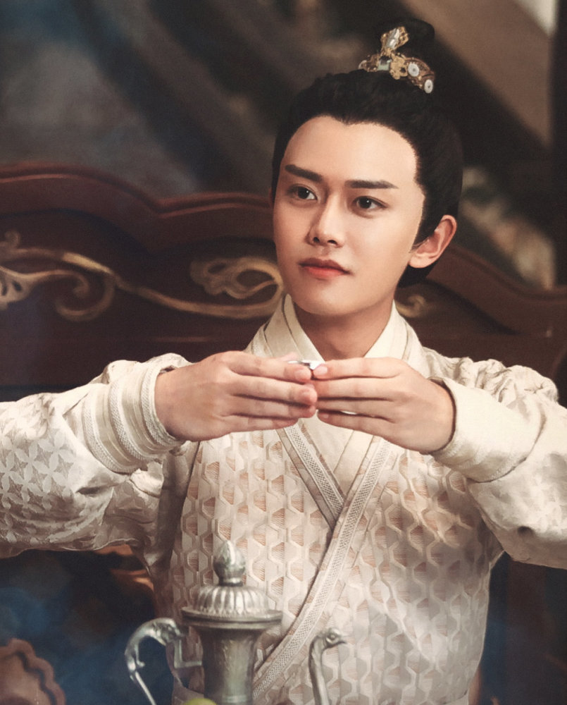 任嘉伦|任嘉伦：鲜衣怒马少年郎，你终于成为不负众望的人！