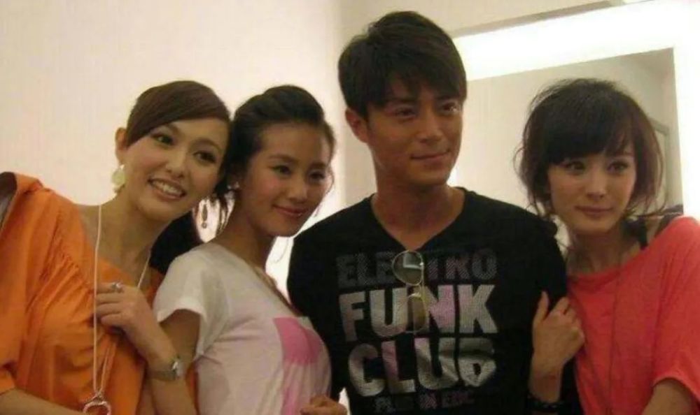 唐嫣|明星和助理什么时候开始也不可说了？