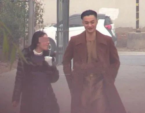 唐嫣|明星和助理什么时候开始也不可说了？