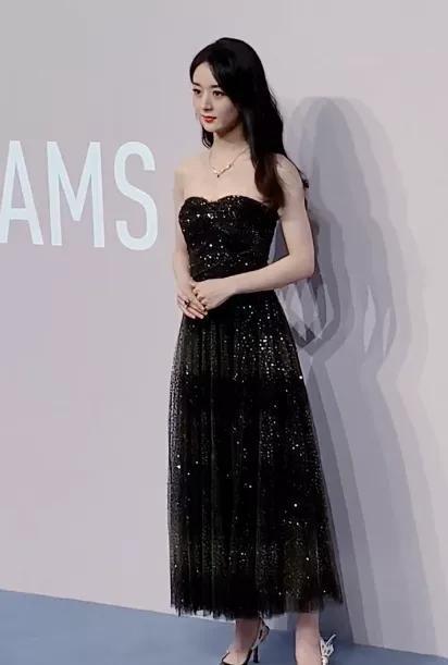 赵丽颖|7月24日红毯秀：baby法令纹明显，王子文脸太肿，赵丽颖艳压群芳