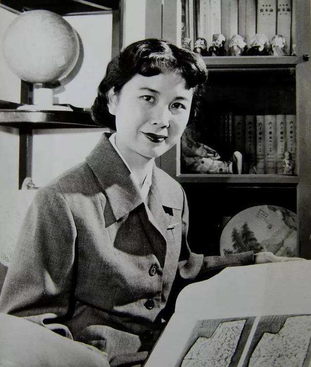 黄梅戏|她让黄梅戏闻名全国，为唱戏多次差点丧命，最终自杀明志还被剖尸