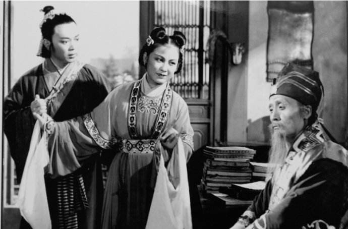 黄梅戏|她让黄梅戏闻名全国，为唱戏多次差点丧命，最终自杀明志还被剖尸