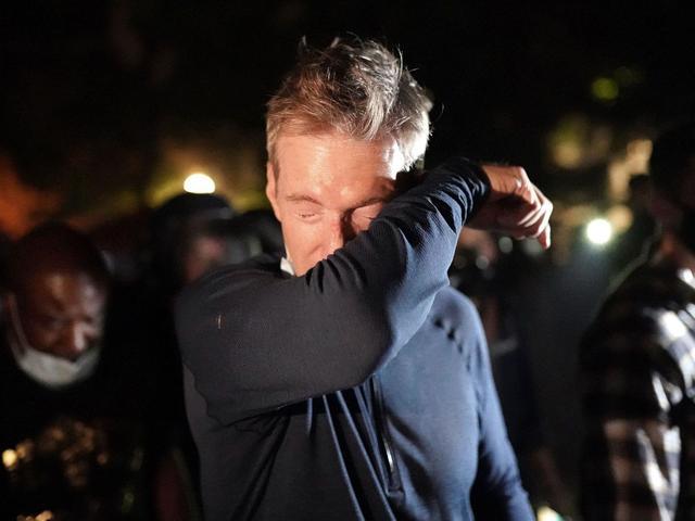 特朗普|只有在美国：市长被特工放催泪弹熏倒，特朗普补刀挖苦他像个傻瓜