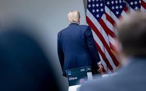 特朗普|特朗普为何开始承认疫情严重和戴口罩必要性：民调大幅下滑受不了