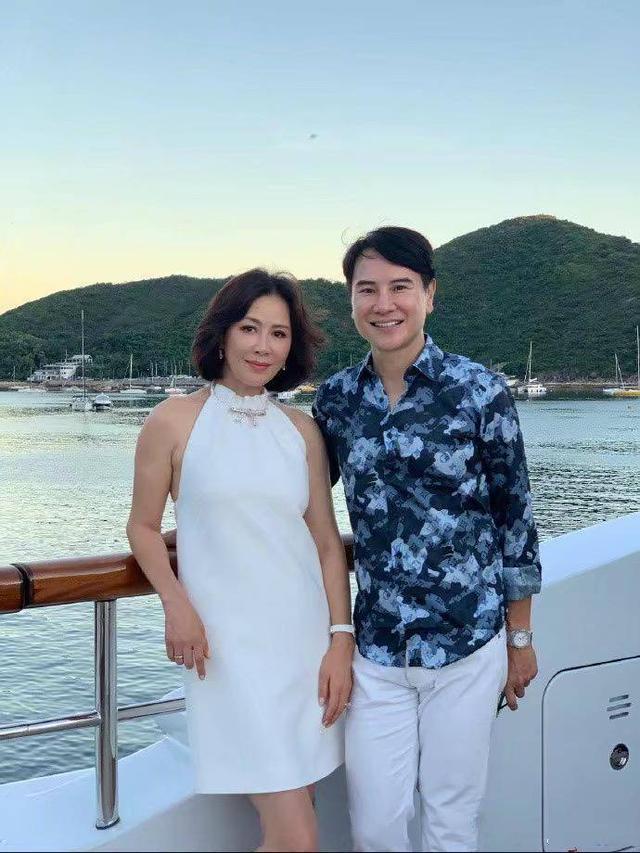 刘嘉玲|刘嘉玲带侄子参加上名流聚会，想培养侄子当接班人？