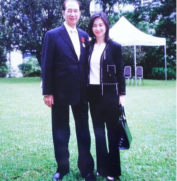 何鸿燊家族大和解了,何超琼一招以财换权,终于收复梁安琪的心