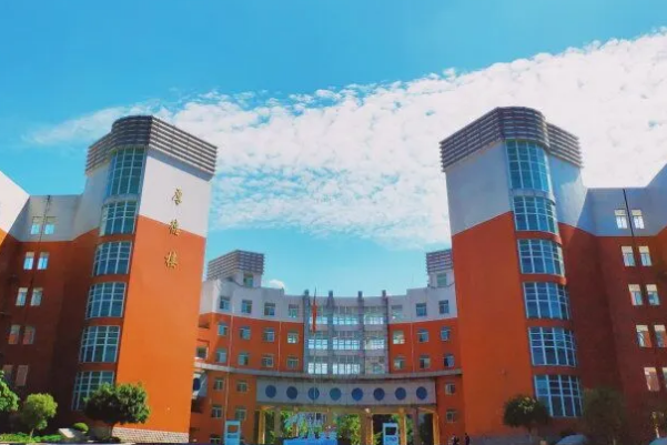 网友建议该高校更名为华西理工大学校方回应