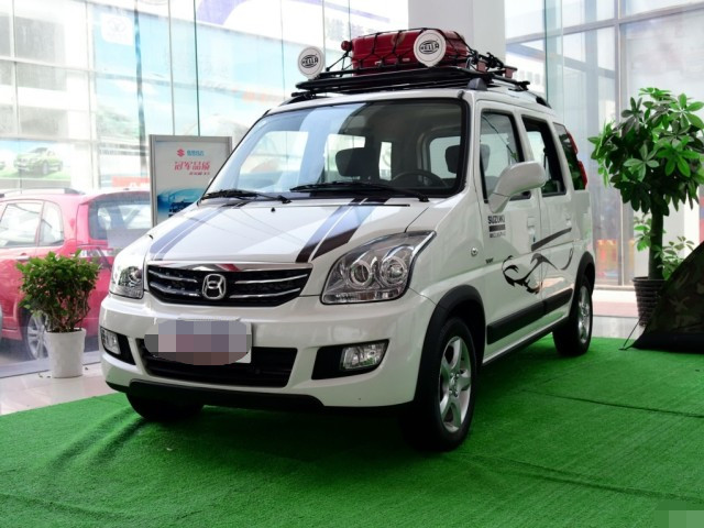 北斗星x5很好地结合了轿车,旅行车,越野车等优点,可以适用不同的道路