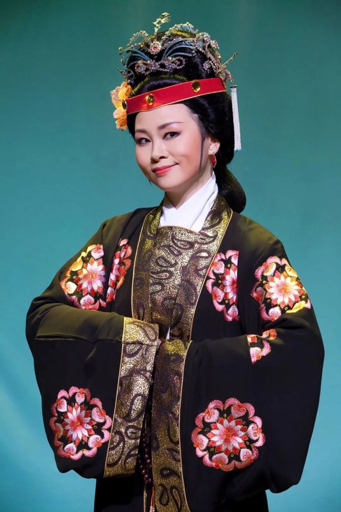 宁波小百花越剧团:徐秋霞