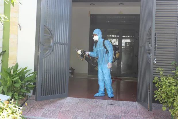 岘港|岘港社区出现疑似新冠病例，越南全国上下紧张防疫，口罩重新热销