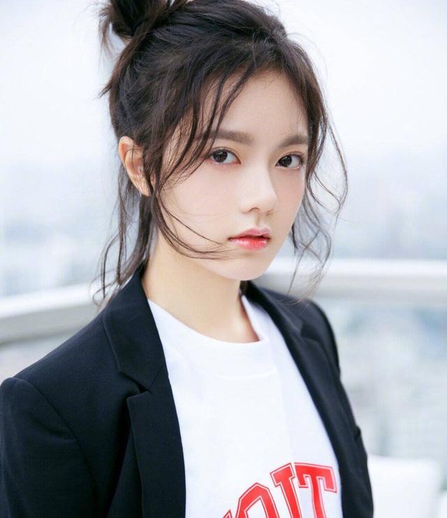 王京花|内地金牌经纪人宝刀未老，慧眼识珠成艺考赢家？早年经历引热议