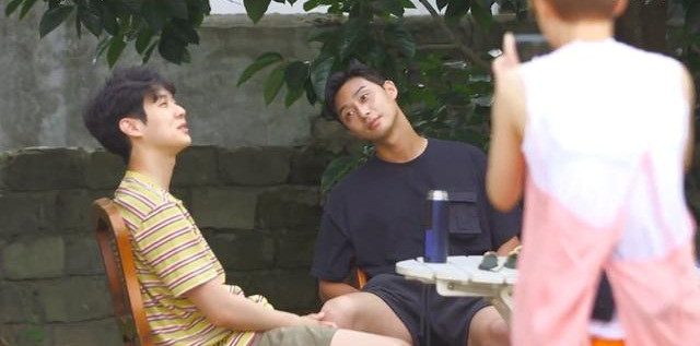 朴叙俊|朴叙俊和崔宇植在真人秀《暑假》里和BTS的V打了一个有趣的电话