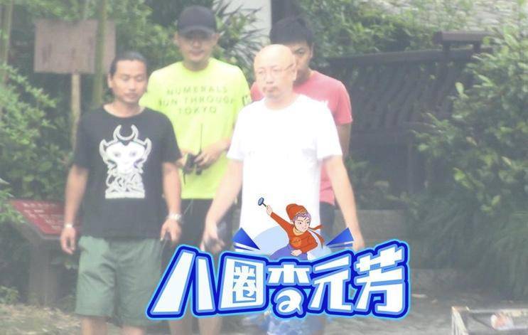 范伟|范伟近况曝光，加盟出演徐峥新作，片场与工作人员互动毫无架子