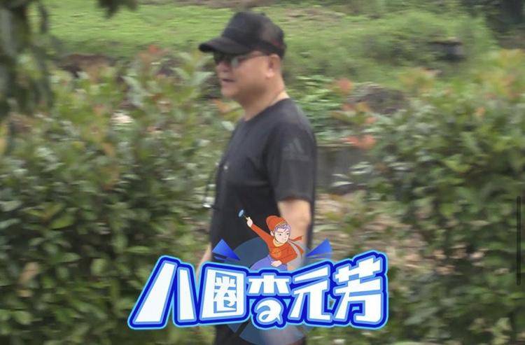 范伟|范伟近况曝光，加盟出演徐峥新作，片场与工作人员互动毫无架子