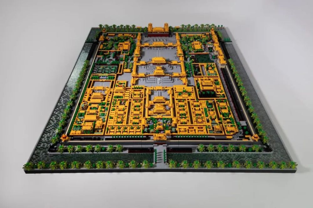 小編就曾經介紹過他當時的作品[moc]建築系學生用lego搭建全景芝加哥