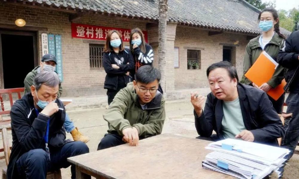 高希希|从才情迸发的黄金十年到资本裹挟的匆忙十年，导演高希希畅所欲言