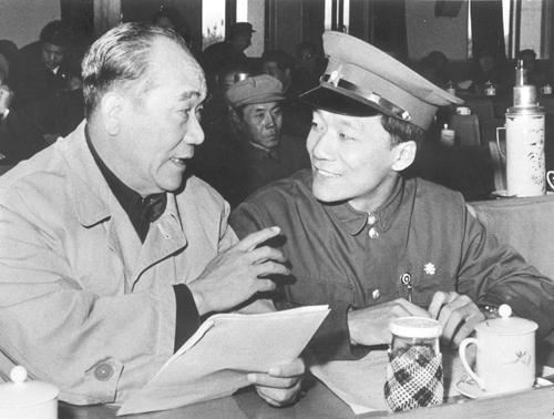 相声|马志明侯耀文都是名门之后，相声作品众多，他们表演水平谁高谁低