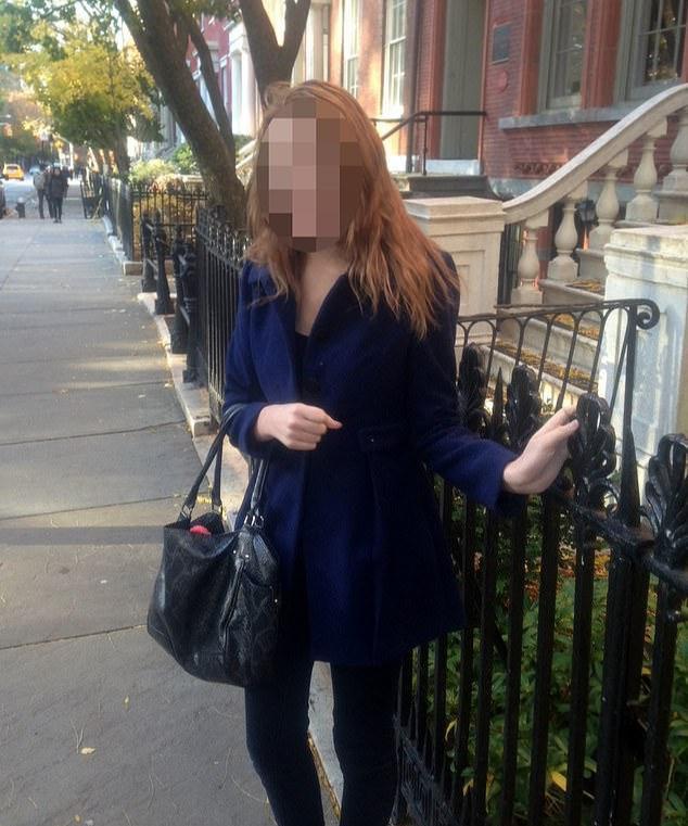 杰弗里·爱泼斯坦|爱泼斯坦留下44亿遗产，美国女模特要赔偿，讲出16岁时被侵犯痛苦经历