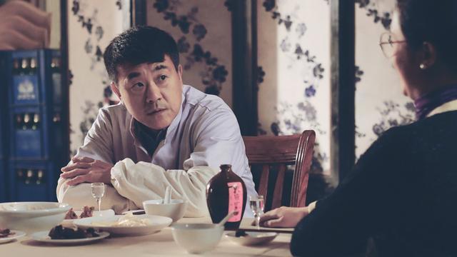 "北京爷们"何冰:曾因长得丑无戏可拍,今成人人称赞的老戏骨!