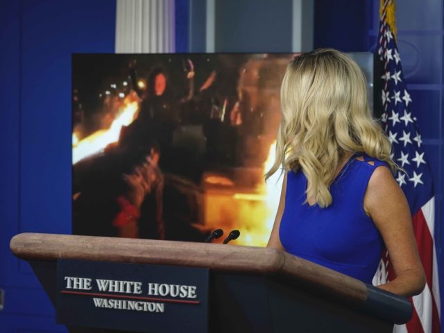 麦肯内妮|忍无可忍！福克斯新闻把白宫简报会画面切了