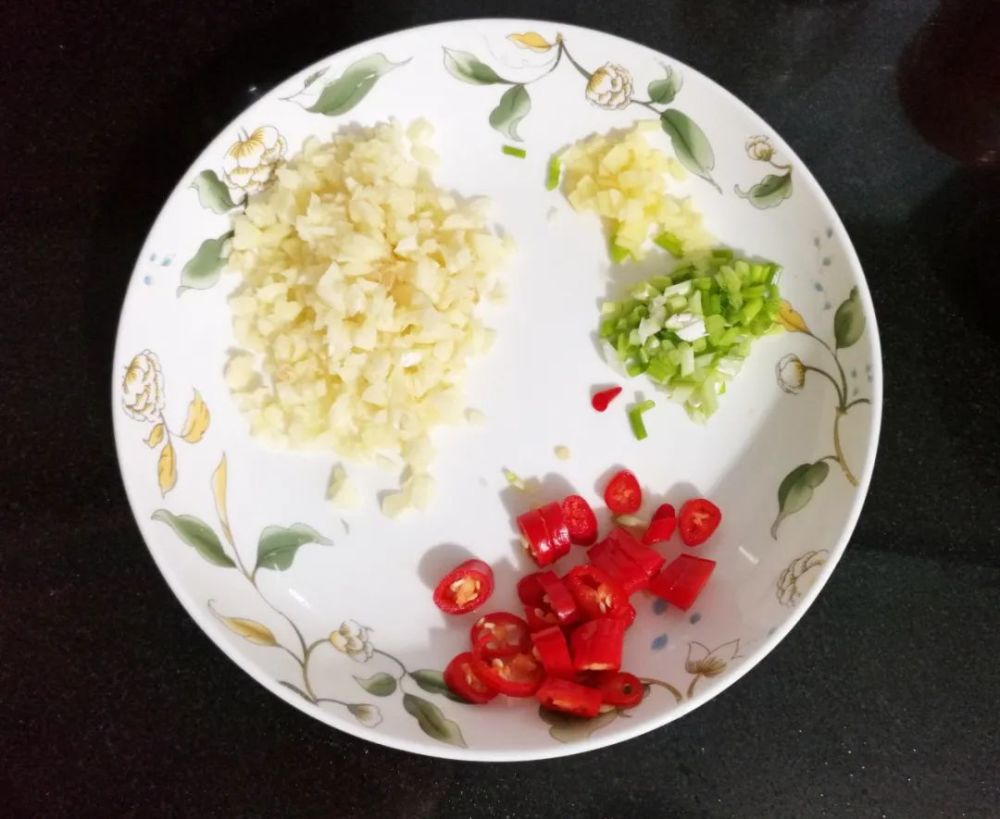 蒜蓉粉丝扇贝在家做照样好吃 清洗是关键 开水蒸还是冷水蒸 腾讯新闻