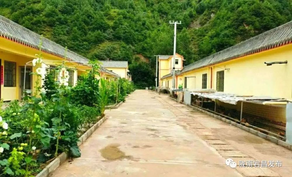 兴化乡郭家庄村:小菜园开出"致富花"