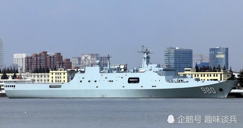 第7艘071型船坞登陆舰即将入列排水量29000吨将以四明山命名