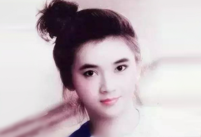 但如果孙艳了解了姨奶奶,胡慧中,大概也就会明白,这一切只不过是小