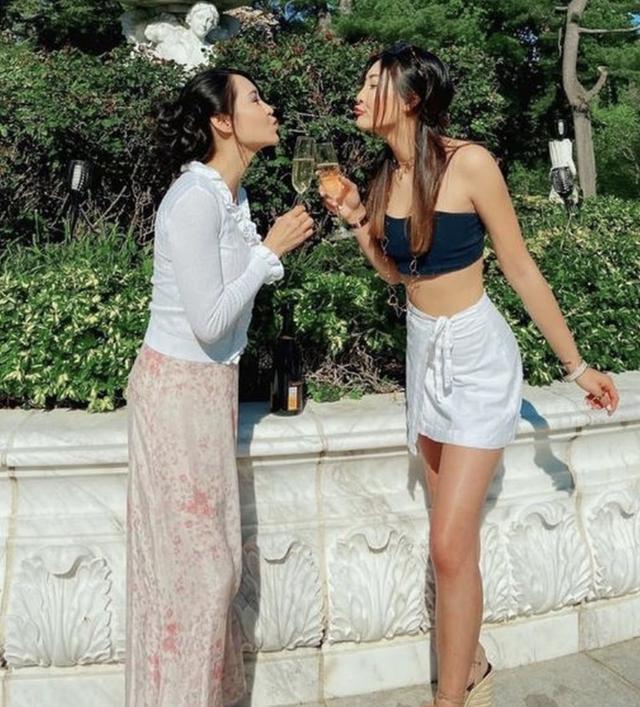 叶玉卿|叶玉卿富商丈夫破产后首度露脸，携子女出海钓鱼，胡子花白略显苍老