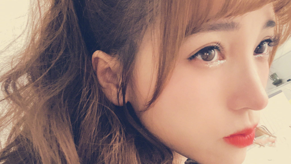 彩虹节拍|金莎公开发文道歉，因公演失误崩溃大哭，后期能否再次复活？