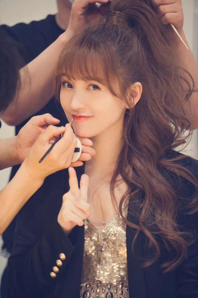 彩虹节拍|金莎公开发文道歉，因公演失误崩溃大哭，后期能否再次复活？