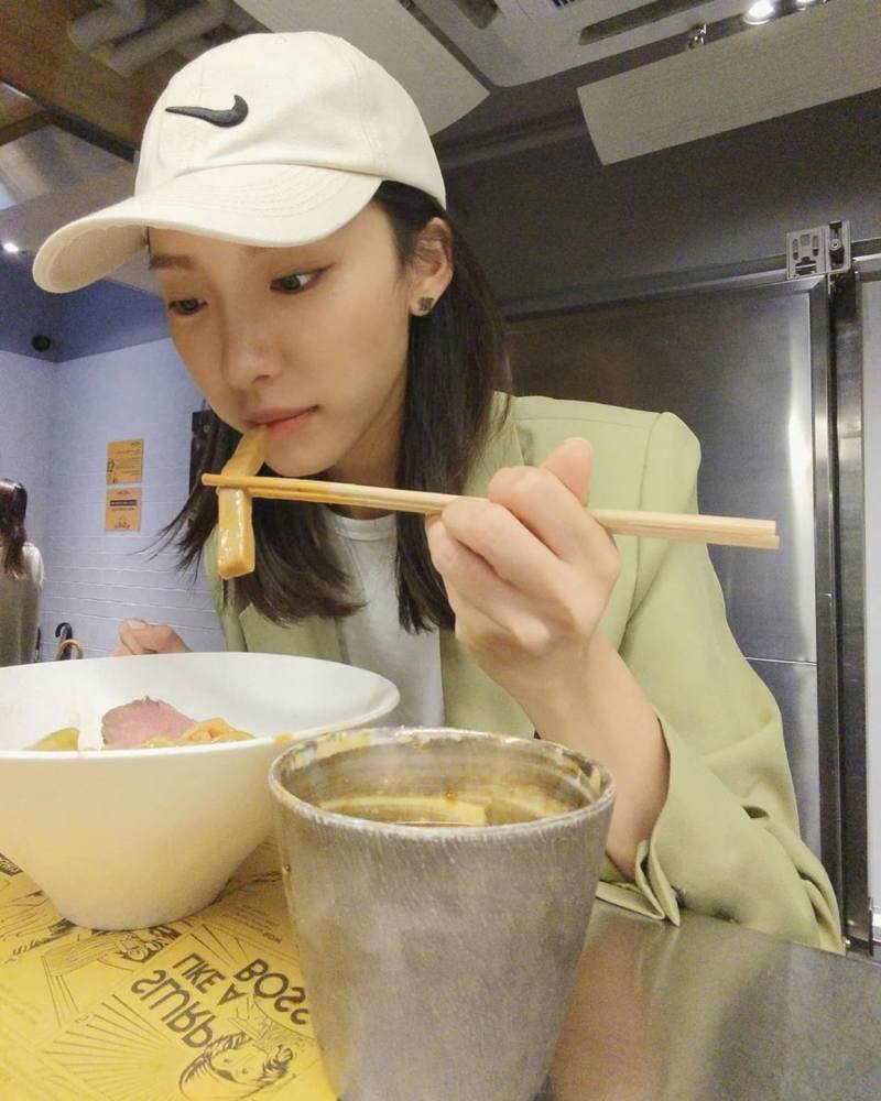 何猷启|赌王儿子何猷启新欢身份疑曝光！年仅20岁未毕业，活跃于富二代圈